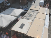 POLIZIA AL MERCATO (click to enlarge)